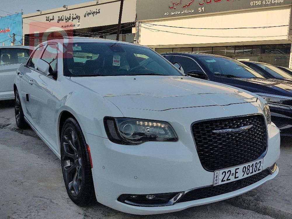 کرایسلەر 300